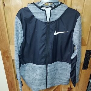 Nike DRI-FIT Basketball Hooded Jacket..M